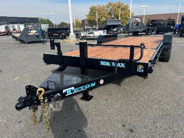 25 TETON TILT 16K Base in Black — front three-quarter view